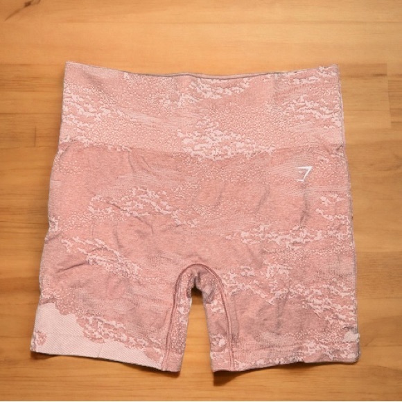 **SOLD** NEW Gymshark ADAPT CAMO SEAMLESS SHORTS - Picture 3 of 6